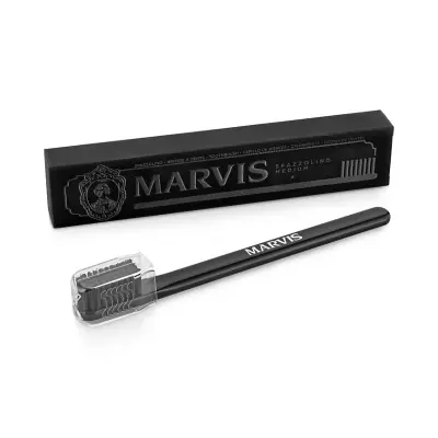 MARVIS Toothbrush black medium Зубная щетка c нейлоновой щетиной средней жесткости