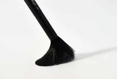 ROMANOVAMAKEUP S4 Sexy Makeup Brush Кисть для хайлайтера и румян